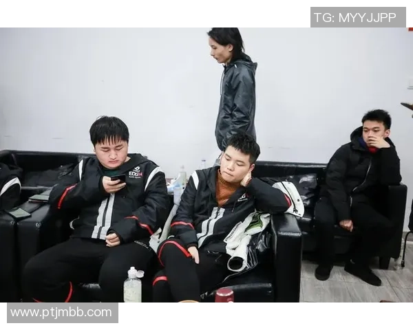 提升心理素质助力成都足球队在赛场上逆风翻盘的策略探讨 提升心理素质助力成都足球队在赛场上逆风翻盘的策略探讨